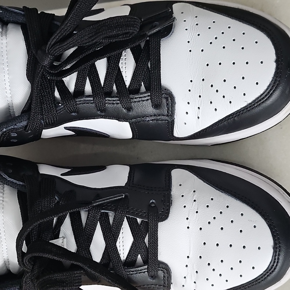 Nike Dunk Low Pandas - Picture 6 of 8